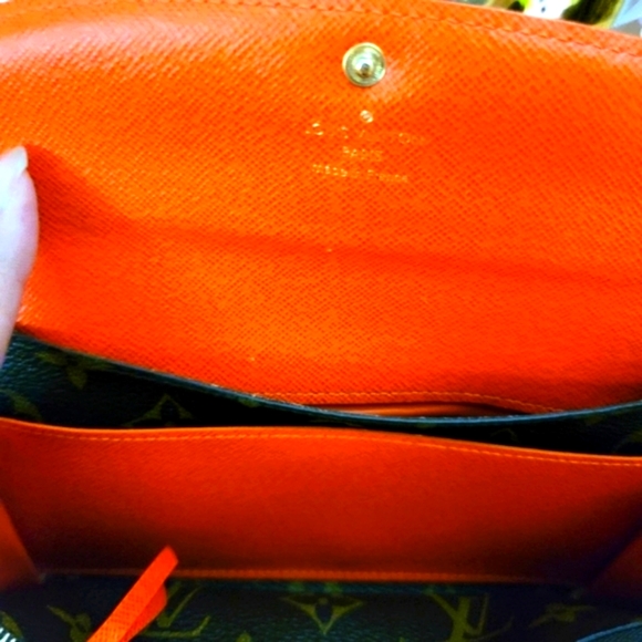 Louis Vuitton monogram Emilie wallet - Picture 9 of 17